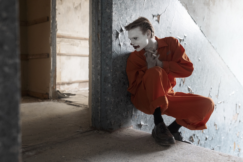 Niepoczytalność a odpowiedzialność karna – co grozi sprawcy?