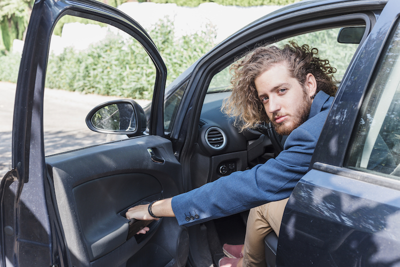 Czy mogę wsiąść za kierownicę po zabraniu prawa jazdy?