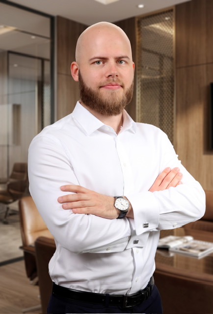 Adw. Łukasz Kucharski