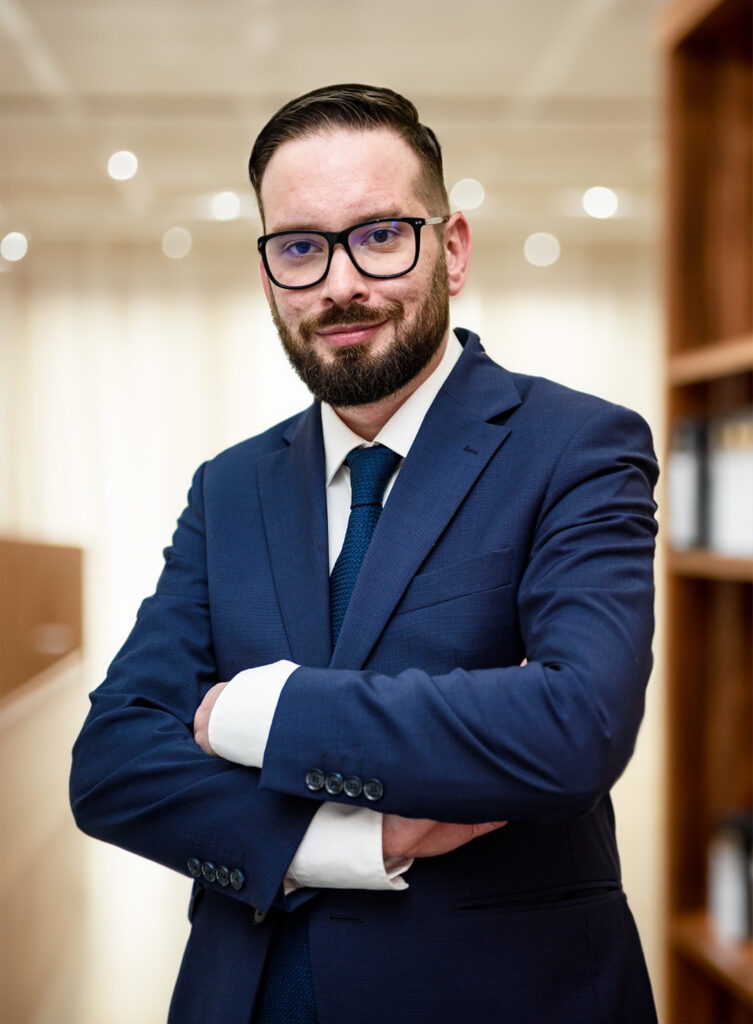 Adw. Adam Pasik