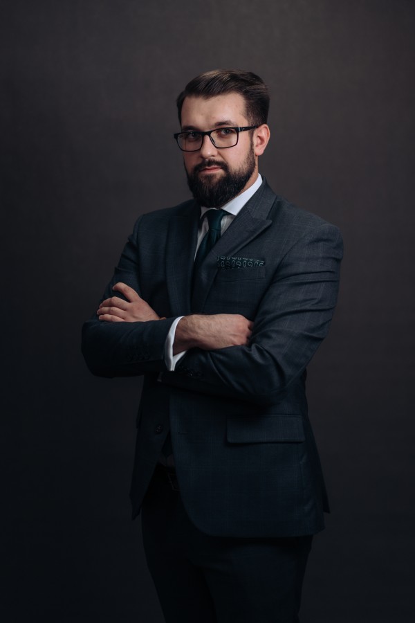 Adw. Przemysław Jarząbek