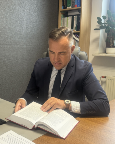 Adw. Paweł Buryś