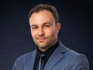 Adw. Mikołaj Stefaniak