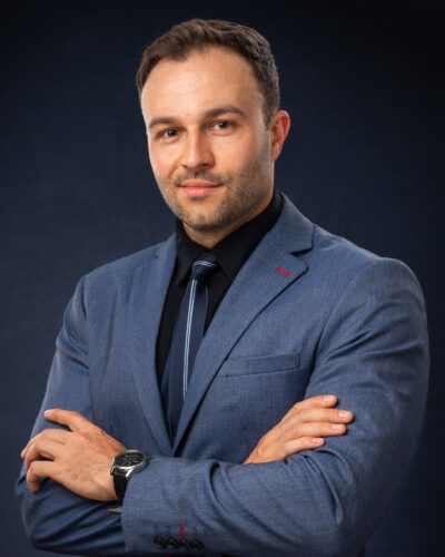 Adw. Mikołaj Stefaniak